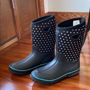Kids water proof rainboots size 4
